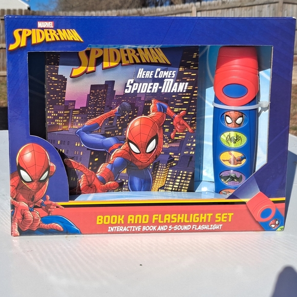 Marvel Other - Marvel Here Comes Spider-Man Interactive Book And 5 Sounds Flashlight Set